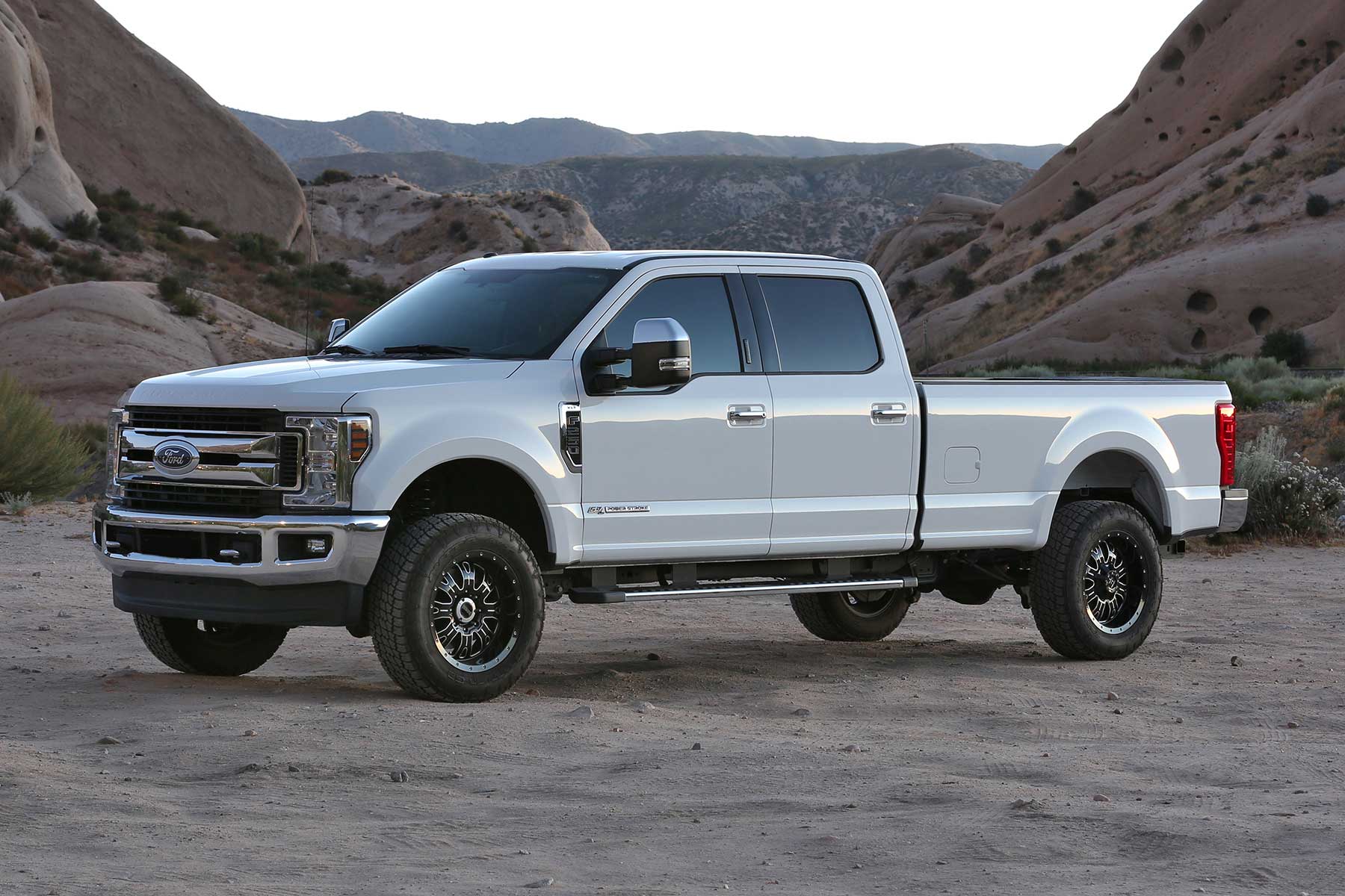 2.5" BASIC COIL KIT W/PERF SHK 17-20 FORD F250/F350 4WD DIESEL. - K2333 - Image 2