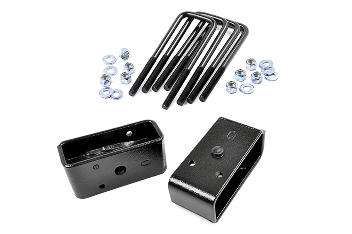 2.5 Inch Block and U-Bolt Kit 99-22 Chevy/GMC 1500 Rough Country - 6521