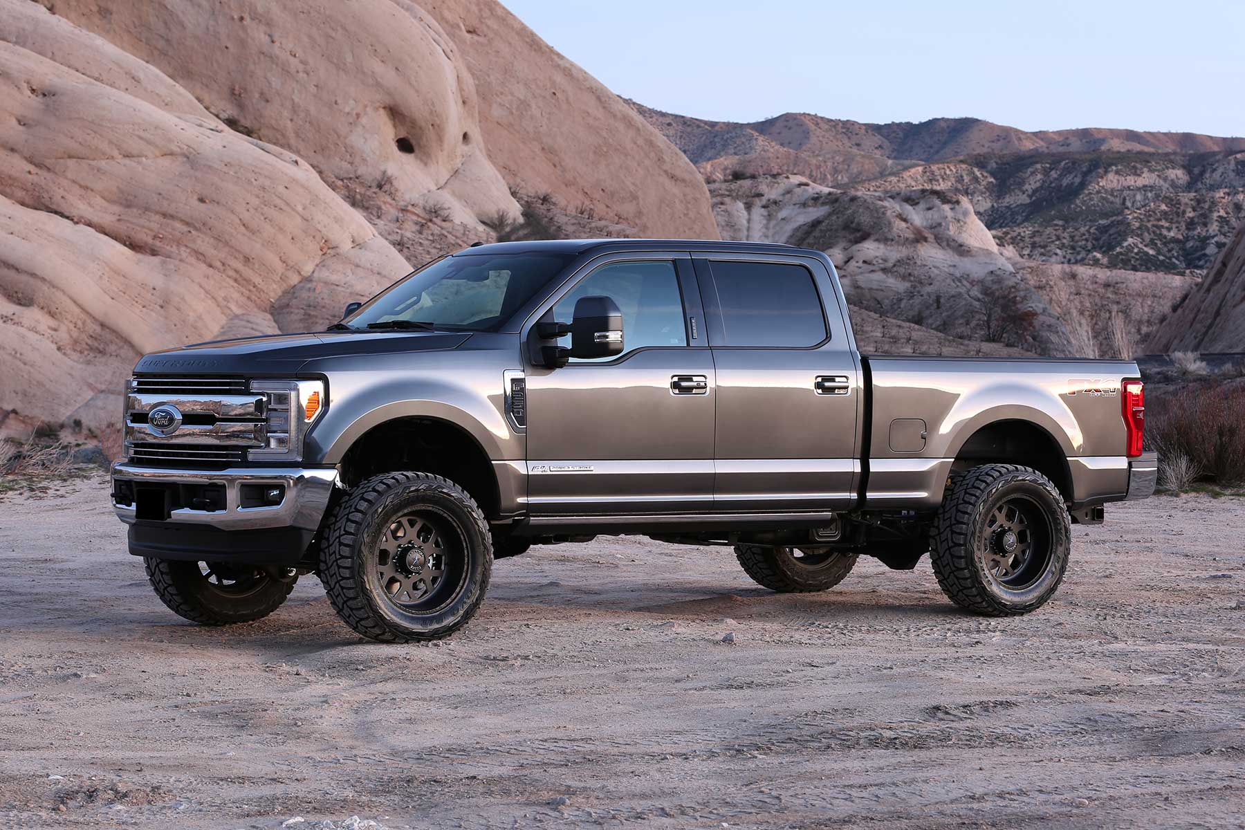 4" 4LINK SYS W/COILS & 2.25 DL RESI FRT AND DL RR SHKS 17-21 FORD F250/350 4WD D - K2290DL - Image 2