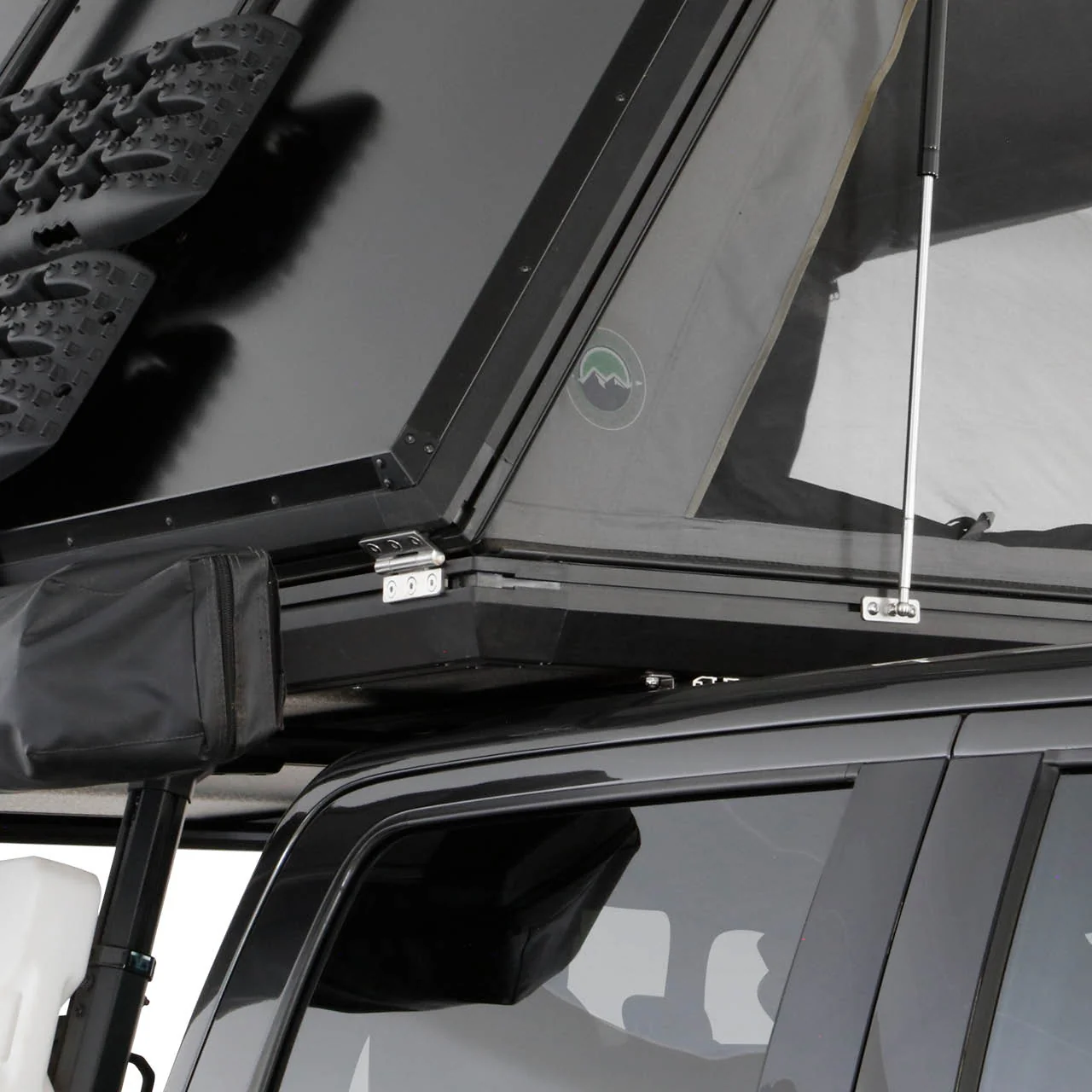 Aluminum Clam Shell Roof Top Tent Sidewinder Side Opening Overland Vehicle Systems - 18109901 - Image 14