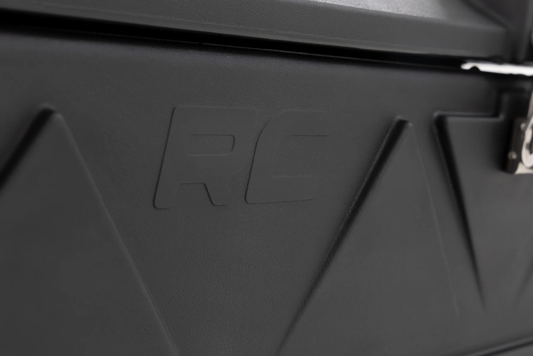 Cargo Box 2 and 4 Seater Can-Am Maverick X3 Rough Country - 97075 - Image 10