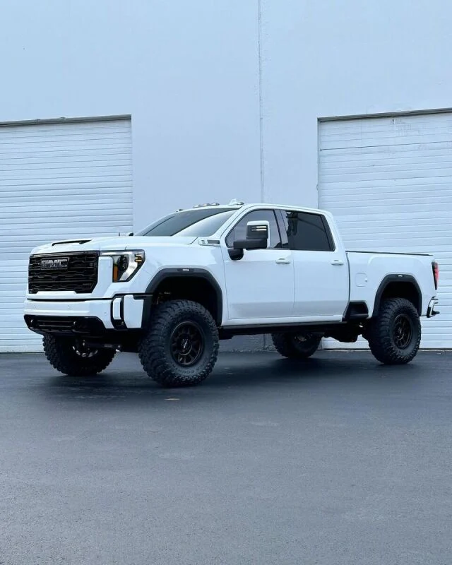 Cognito 20-24 Chevy/GMC Silv/Sierra 2500/3500 HD 2WD/4WD 4in Perf Lift Kit w/ Fox PSRR 2.0 Shocks - Image 2