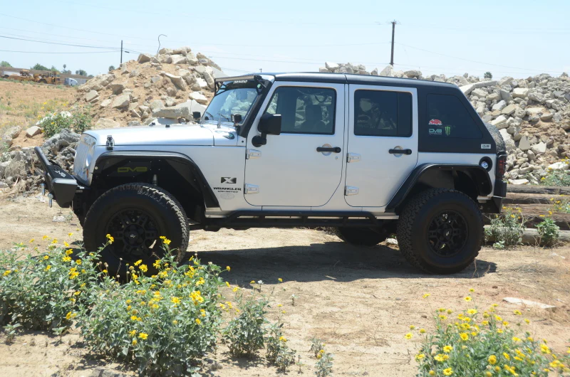 DV8 Offroad 07-18 Jeep Wrangler JK 2 Piece Fast Back Hard Top 4 Door - Black (DS Only) - Image 13