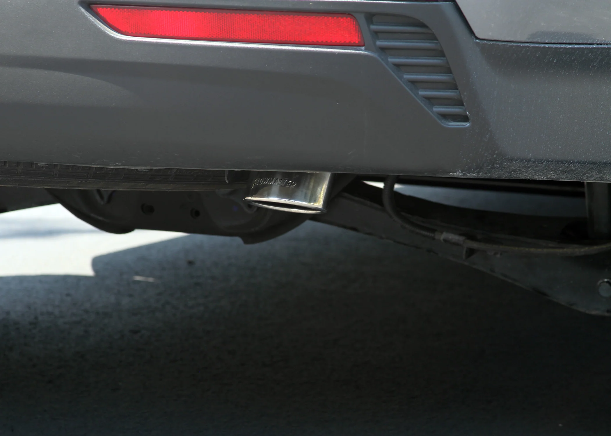 Flowmaster Force II Cat-Back Exhaust System - 817949 - Image 2