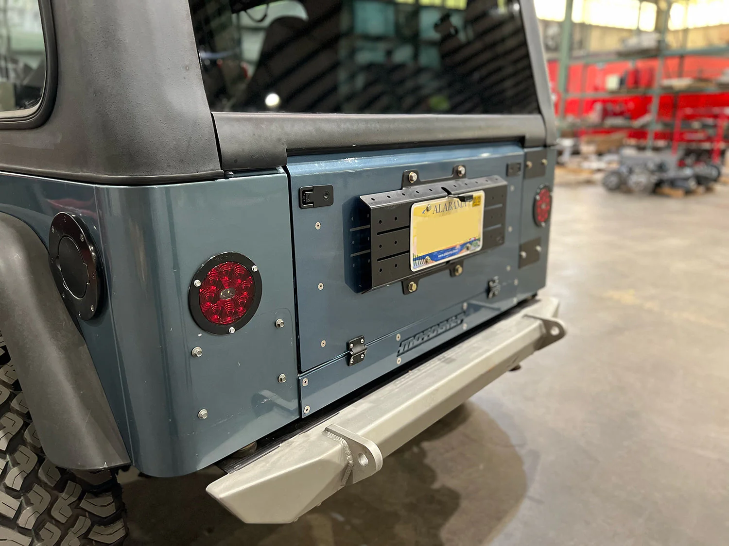 Fold Down Aluminum Tailgate for Jeep CJ, YJ, TJ and LJ Motobilt - MB1168 - Image 6