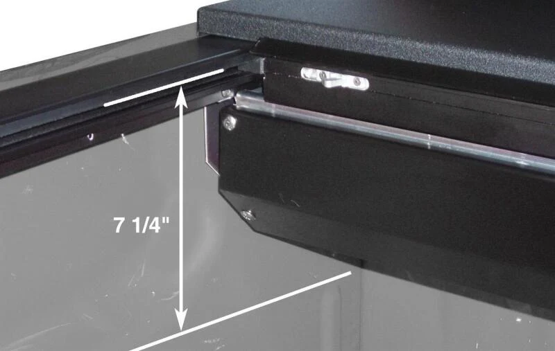 Roll-N-Lock 2022 Toyota Tundra Crew Cab/Double Cab 66.7in M-Series Retractable Tonneau Cover - Image 4