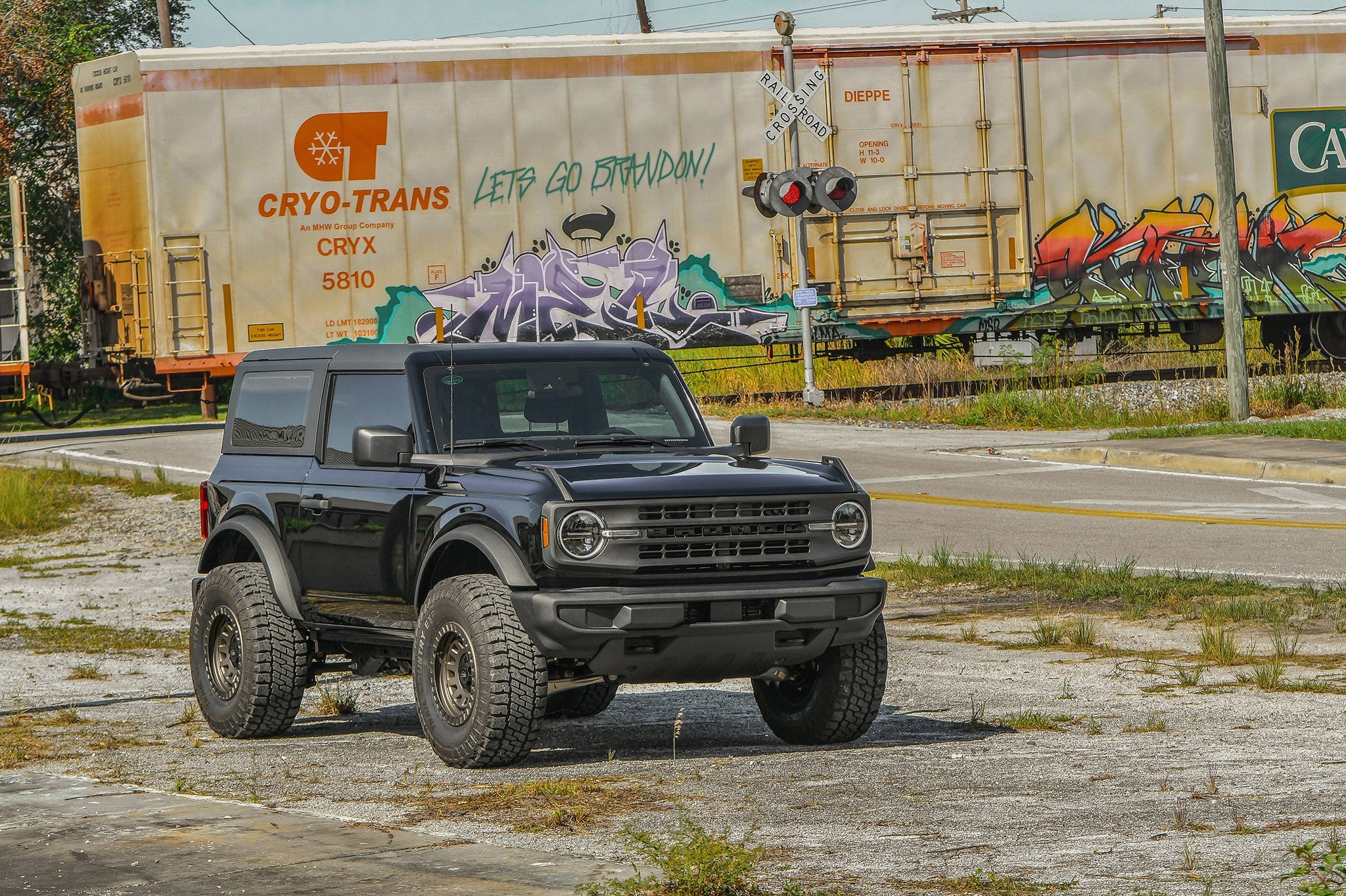VENTURE | Satin Bronze - Image 5